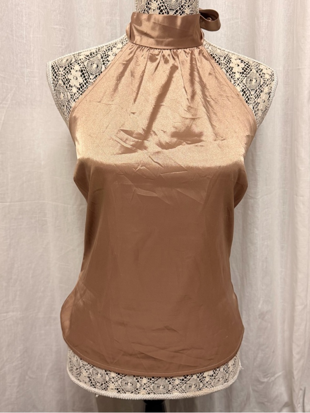 2/$40 🌺 Guess Satin Halter Cami